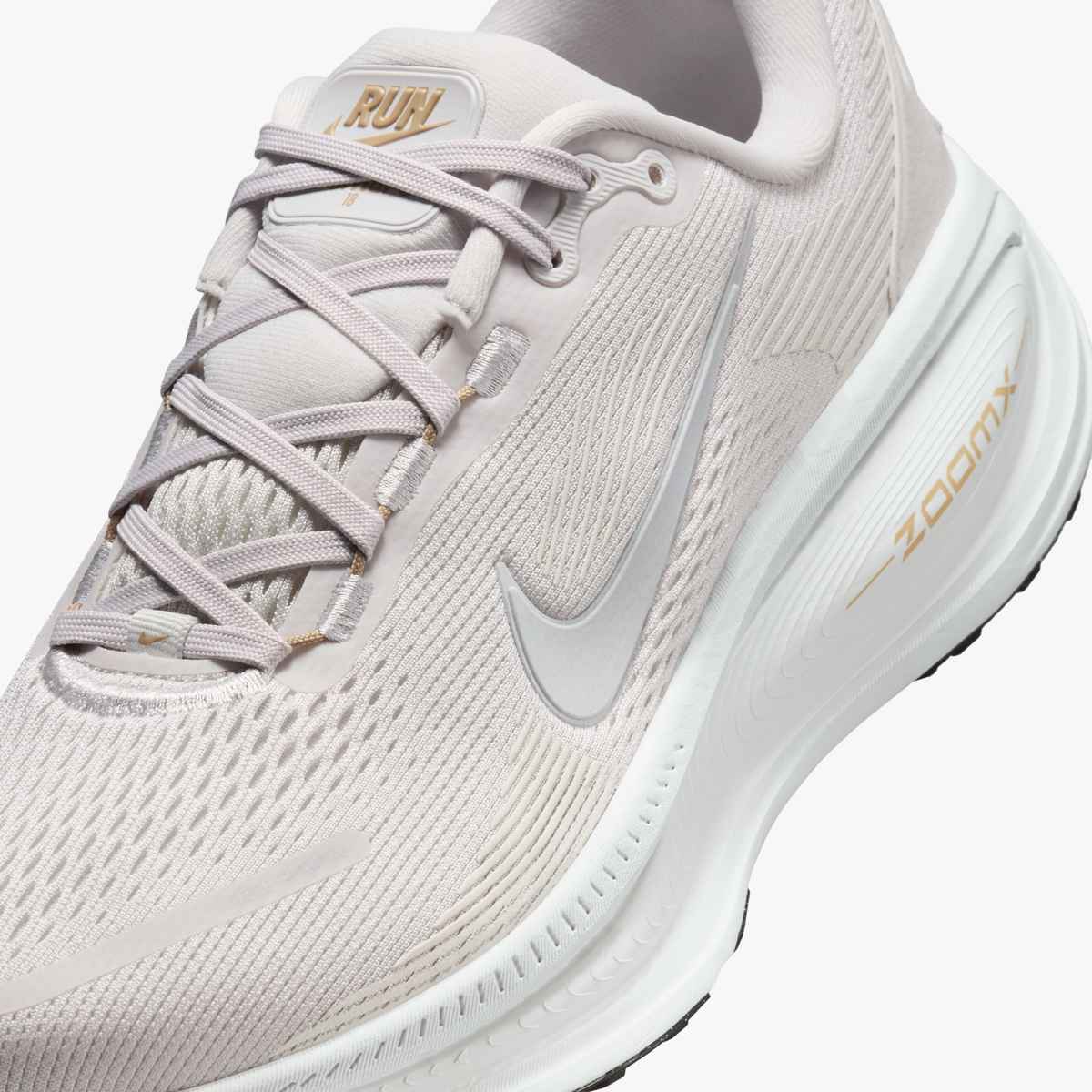 Nike Women's Vomero 18 VAST GREY/WOLF GREY-SUMMIT WHITE-HEMP